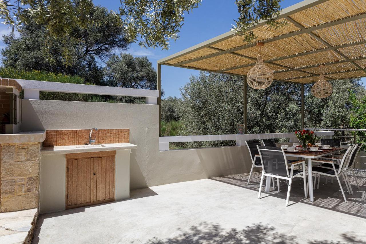 Rizes Villa With Jacuzzi & Heated Pool Agia Triada Eksteriør bilde